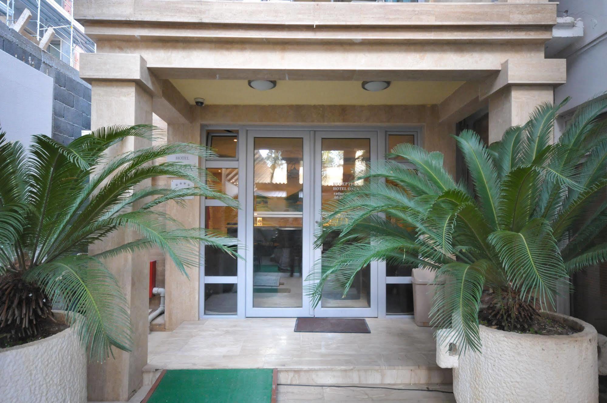 Hotel Oaza Budva Exterior photo